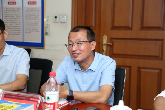 上海交通大學(xué)高級金融學(xué)院副院長潘杰一行蒞臨社科賽斯暨中國MBA教育網(wǎng)