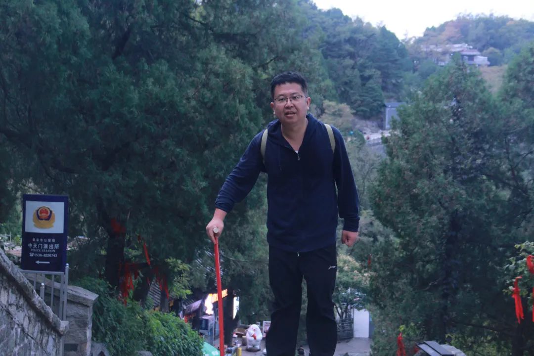 我們一起，頂峰相見 